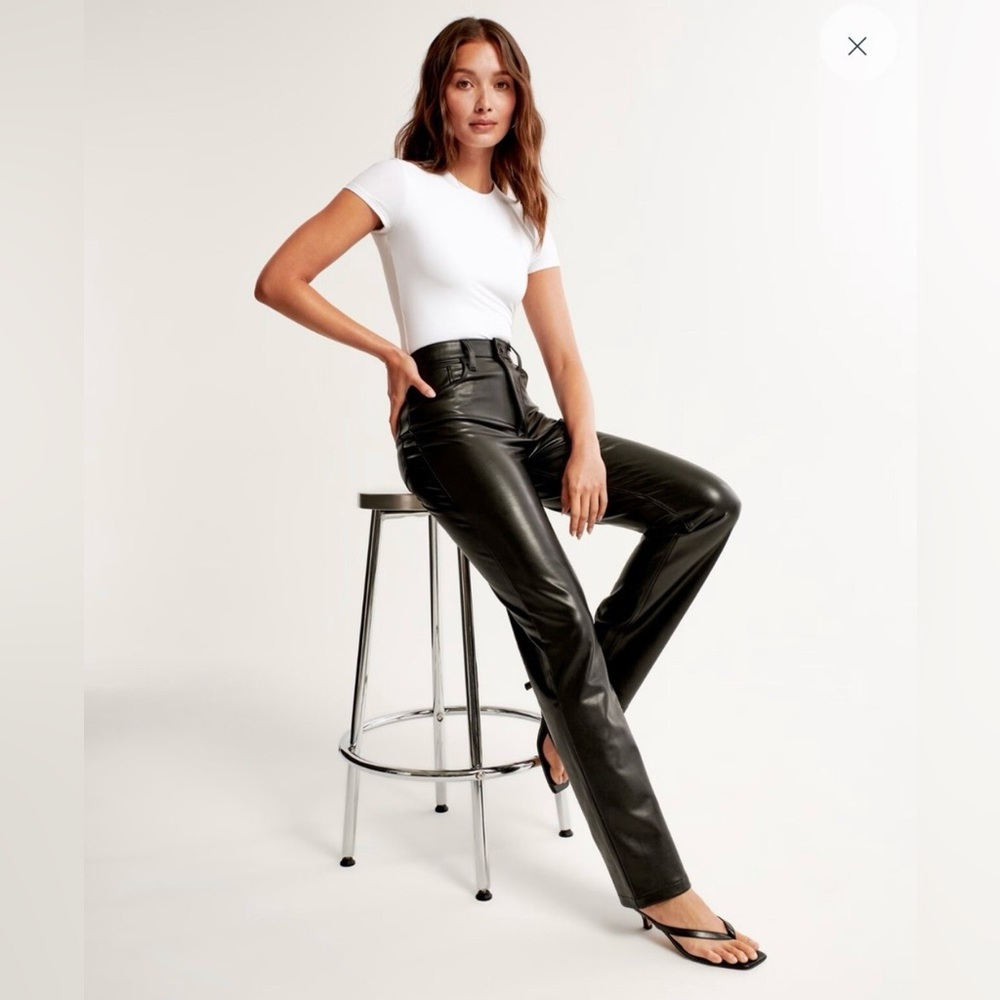 ABERCROMBIE & FITCH The 90s Vintage High Rise Straight Black Vegan Leather Pants